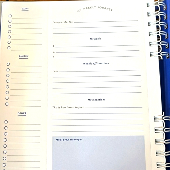 The Skinnytaste Ultimate Meal Planner Book by Gina Homolka and Heather K. Jones - Picture 6 of 15